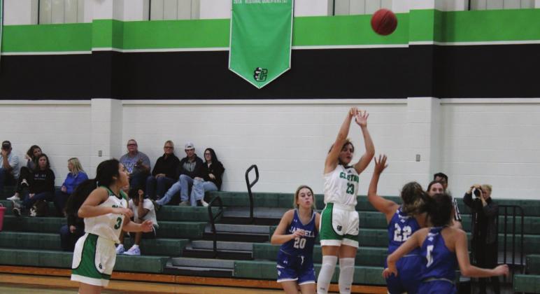 Meagan Henderson fakes a drive to the basket and sneaks in two points. Brook DeZavala | The Clifton Record