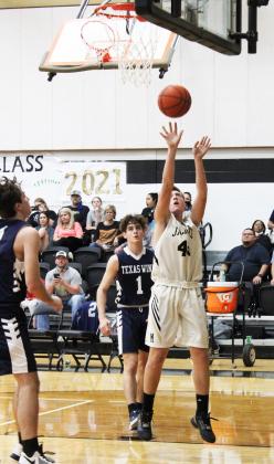 Stella Guerrero/Clifton Record/Meridian sophomore Dustan Bowers (45) and the Yellow Jackets narrowly missed a win versus Dawson.