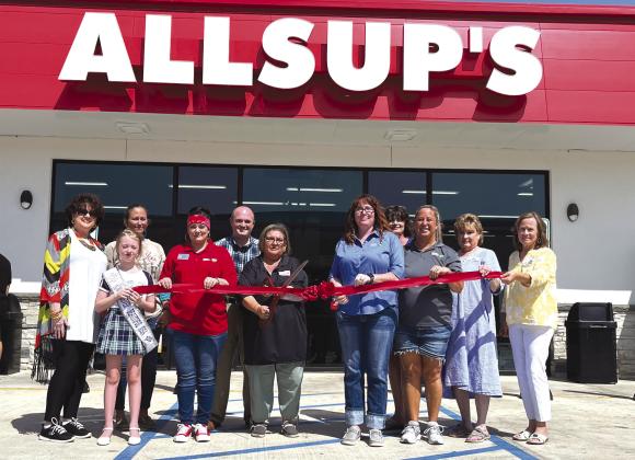 The Meridian Chamber of Commerce hosted a ribbon-cutting ceremony welcoming the new Allsup’s Convenience Store to Meridian on Thursday, July 27. Nathan Diebenow | Meridian Tribune