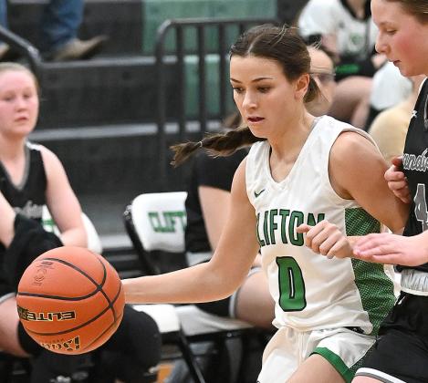 Despite back-to-back homes losses, Lady Cubs look to clinch postseason berth in final three games